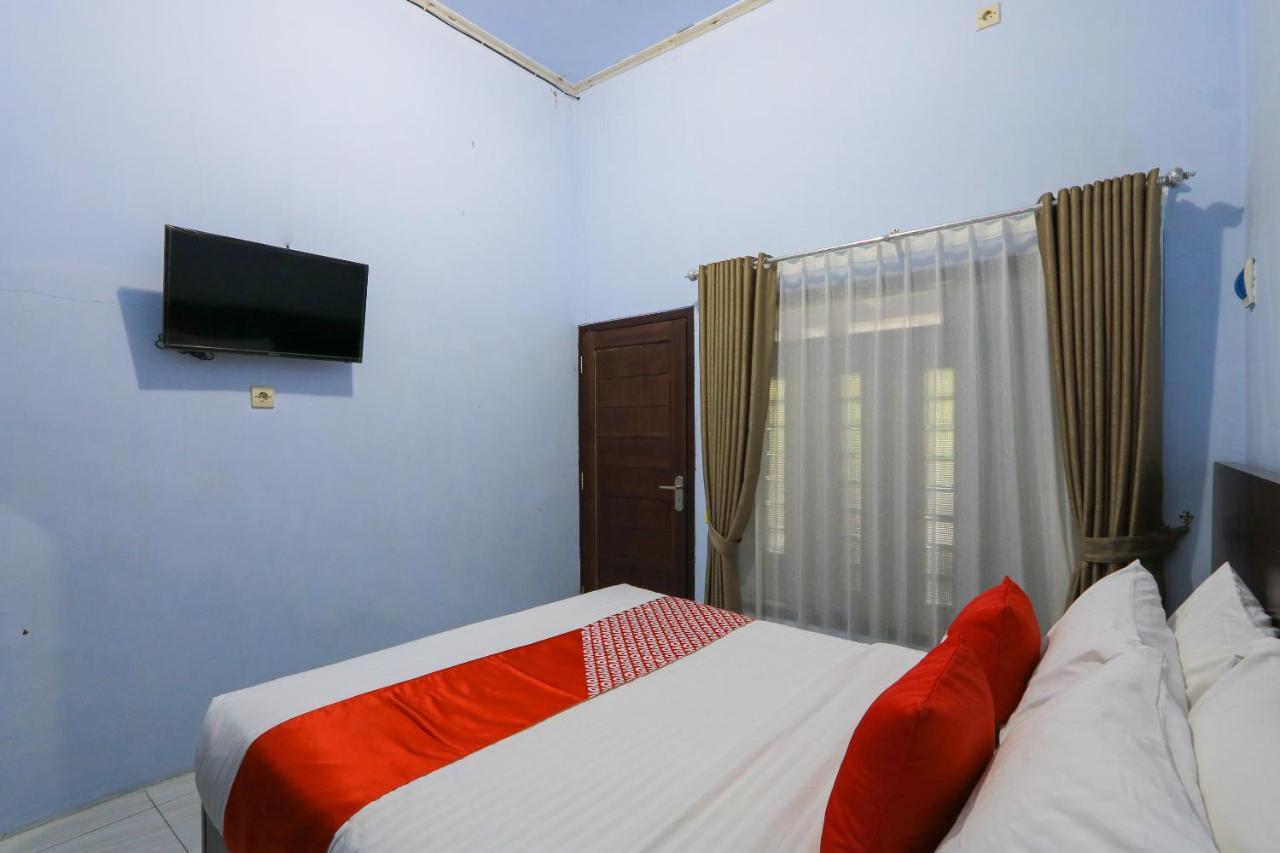Hotel Oyo 2453 Artha Graha Vip Banyuwangi  Exterior foto