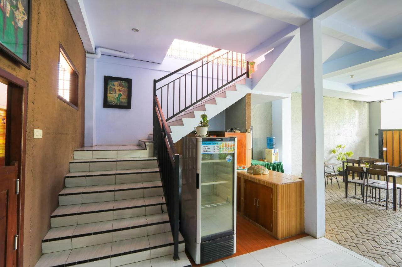 Hotel Oyo 2453 Artha Graha Vip Banyuwangi  Exterior foto