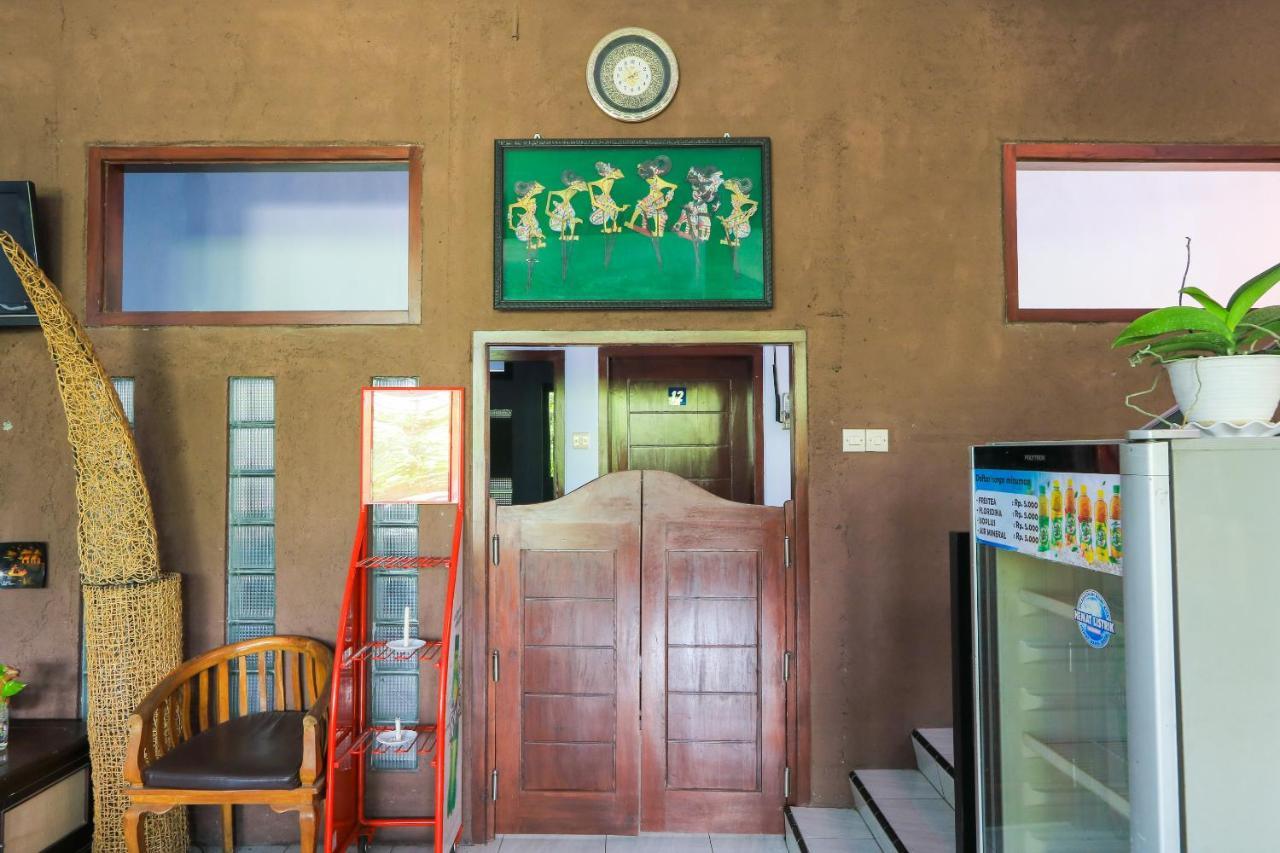 Hotel Oyo 2453 Artha Graha Vip Banyuwangi  Exterior foto