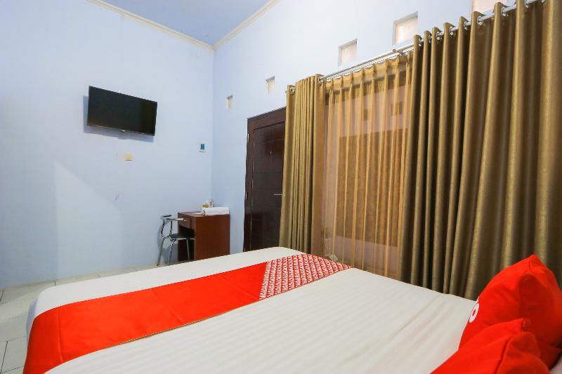 Hotel Oyo 2453 Artha Graha Vip Banyuwangi  Exterior foto